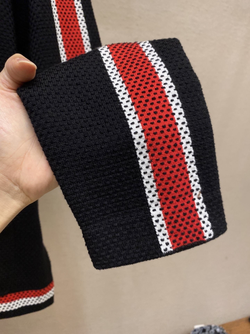 l0vis Vvtt0n sweater